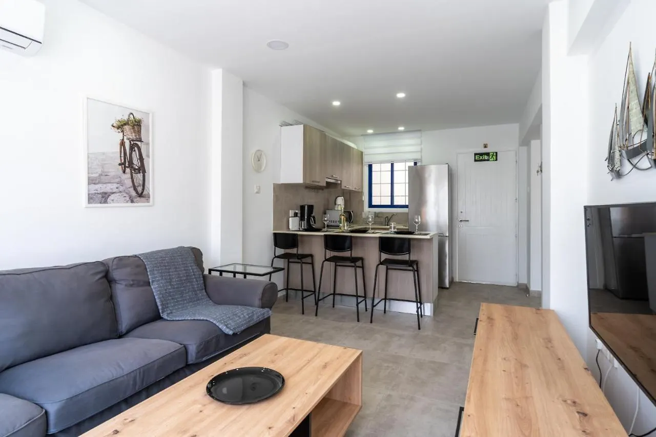 A Blissful 1-Bedroom Voyage In لارنكا